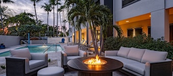 Courtyard by Marriott - Naples
