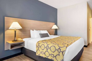 Desk, laptop workspace, iron/ironing board, cots/infant beds - Baymont by Wyndham Kennesaw (Kennesaw)