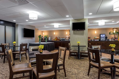 Free daily continental breakfast. Wingate by Wyndham Macon I-75