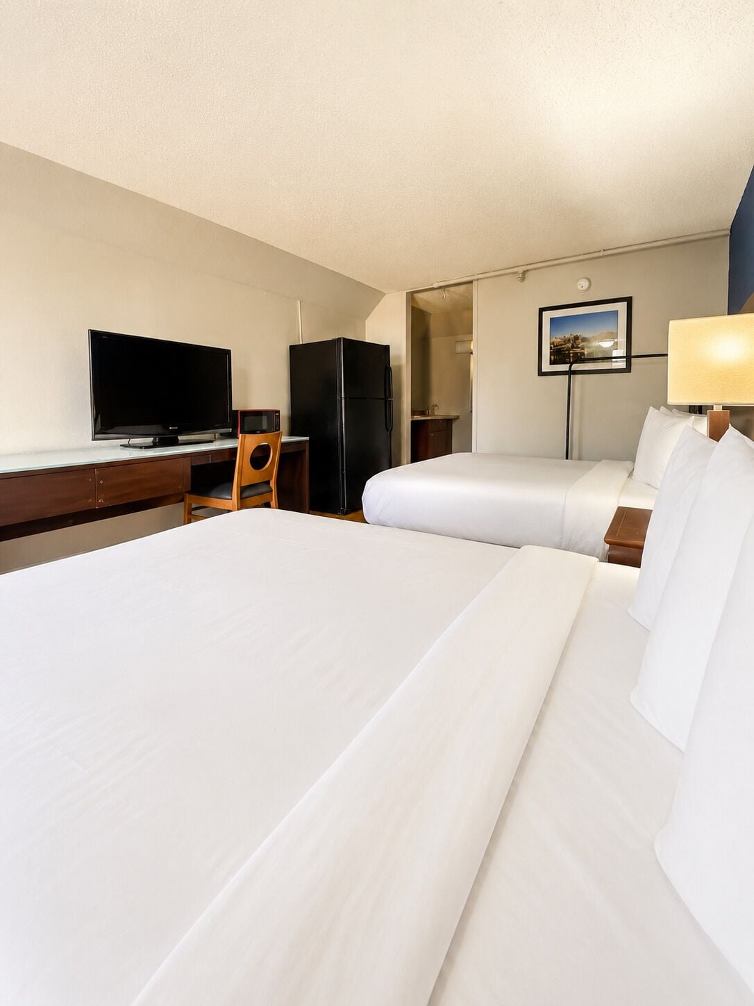2 Full Beds, Non Smoking Kitchenette