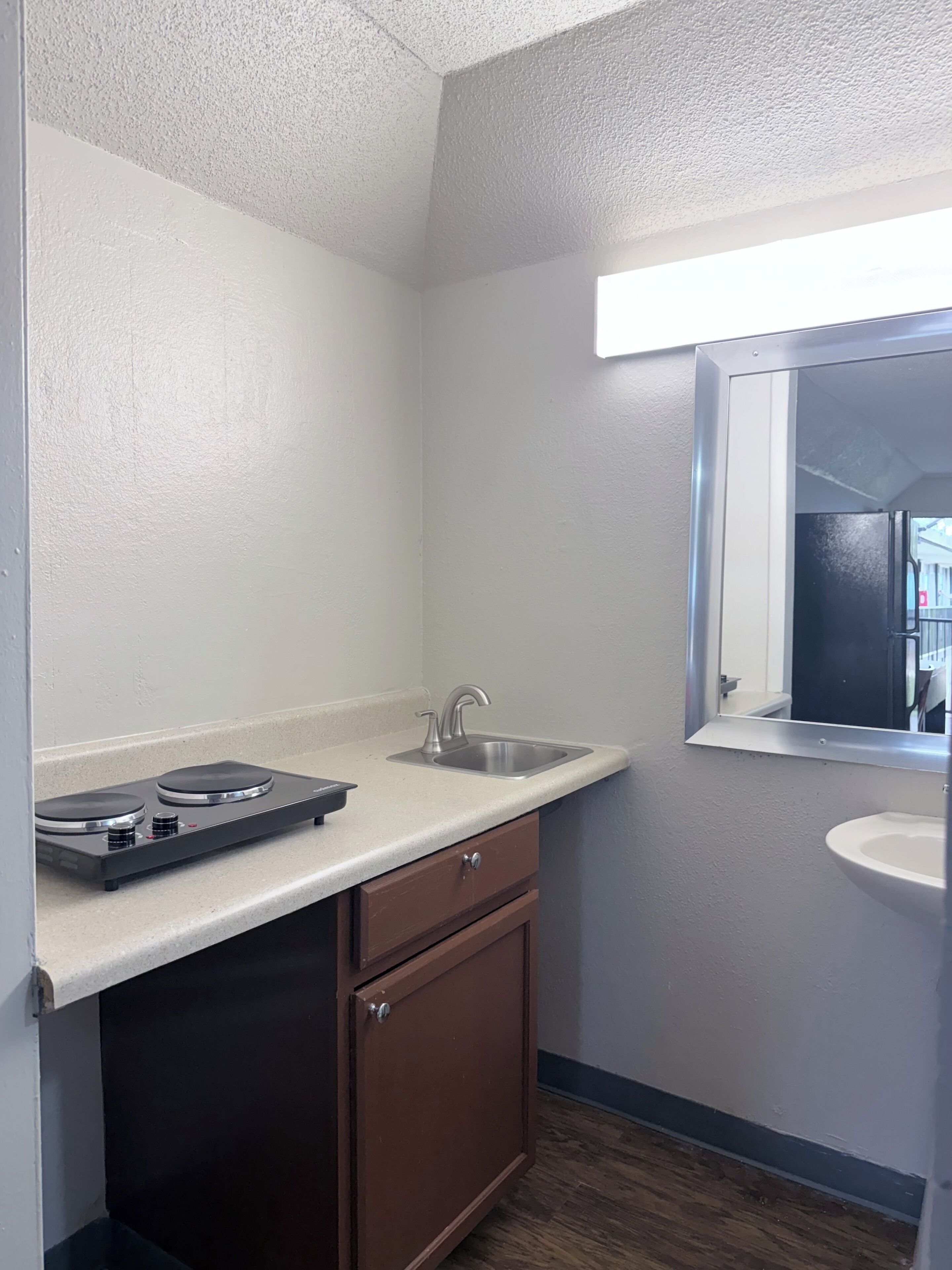 Desk, free WiFi, bed sheets