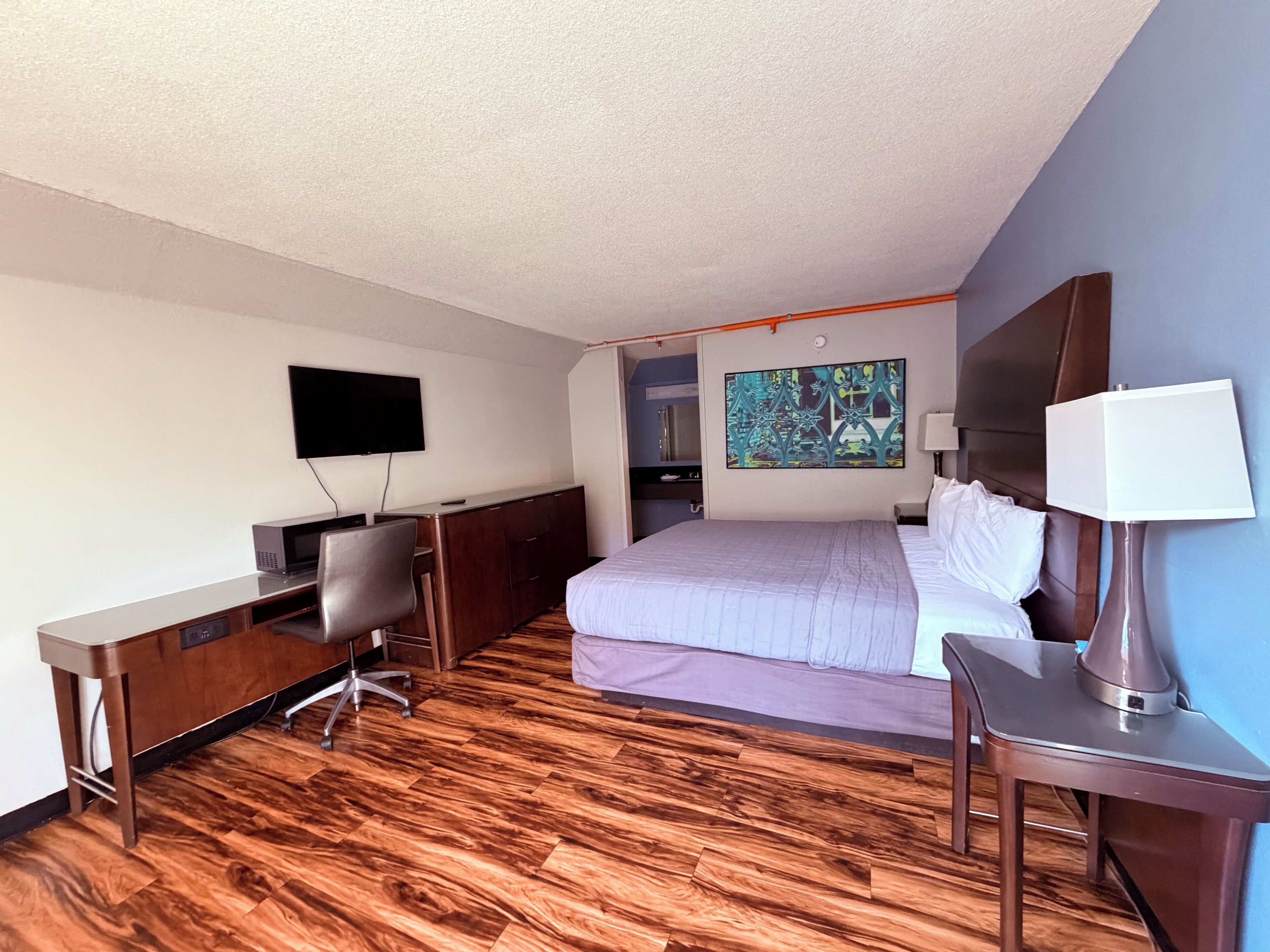 Kamer, 1 kingsize bed, niet-roken, kitchenette | Een bureau, gratis wifi, beddengoed