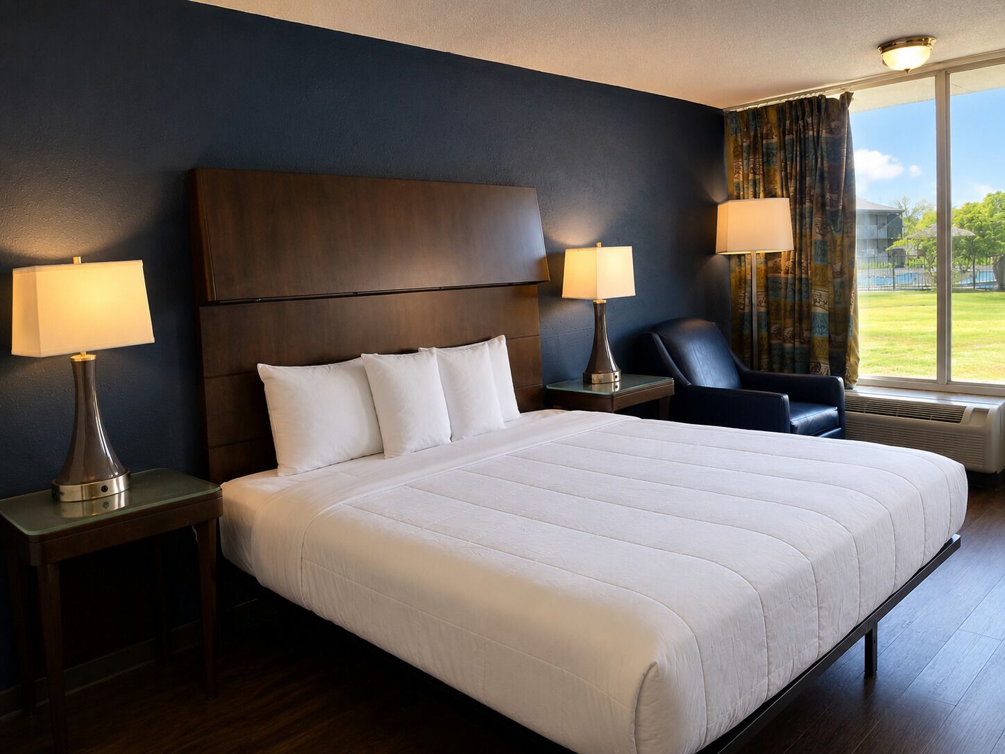 Quarto, 1 cama King, para não fumantes, cozinha americana | Escrivaninha, Wi-Fi de cortesia, roupa de cama
