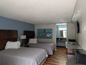 Room, 2 Full Beds, Non Smoking | Desk, free WiFi, bed sheets - OYO Hotel Catersville GA (Cartersville)