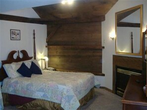 Room - Sturbridge Country Inn (Fiskdale)