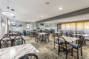 Tägliches inbegriffenes großes Frühstück