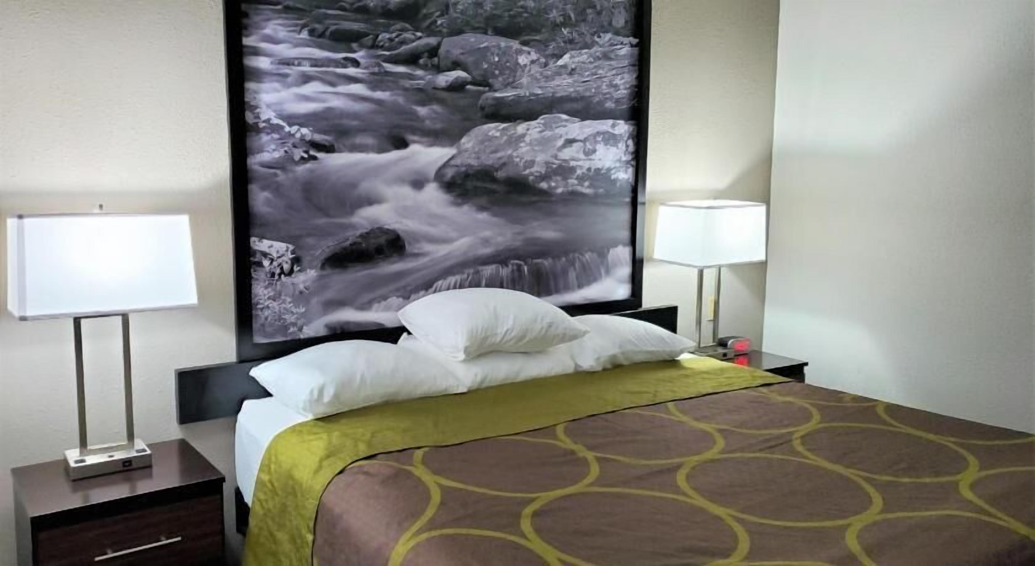 Cortinas opacas, tabla de planchar con plancha, wifi gratis