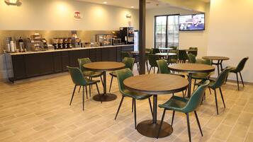 Desayuno continental incluido todos los días