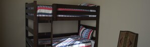 Suite, 1 habitación | Escritorio, cortinas opacas, tabla de planchar con plancha
