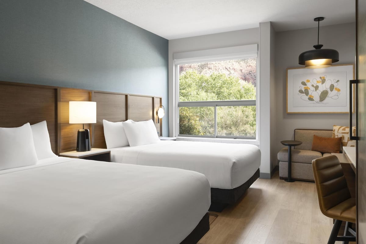 Zimmer, 2 Queen-Betten | Schreibtisch, Verdunkelungsvorhänge, Bügeleisen/Bügelbrett