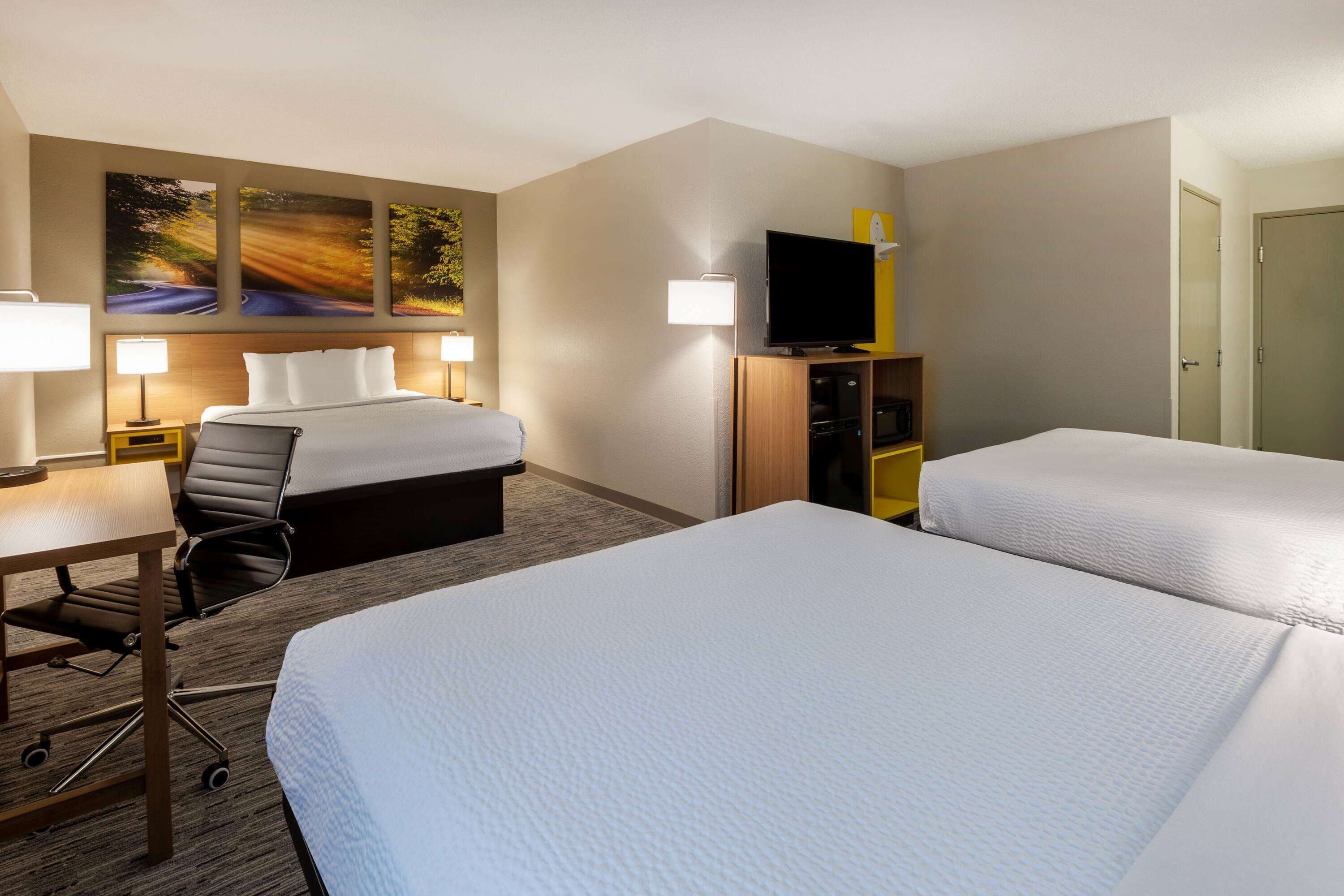 suite, multiple beds, non smoking | desk, soundproofing, iron/ironing board, free cots/infant beds