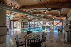 Indoor pool - 49'er Inn & Suites (Jackson)