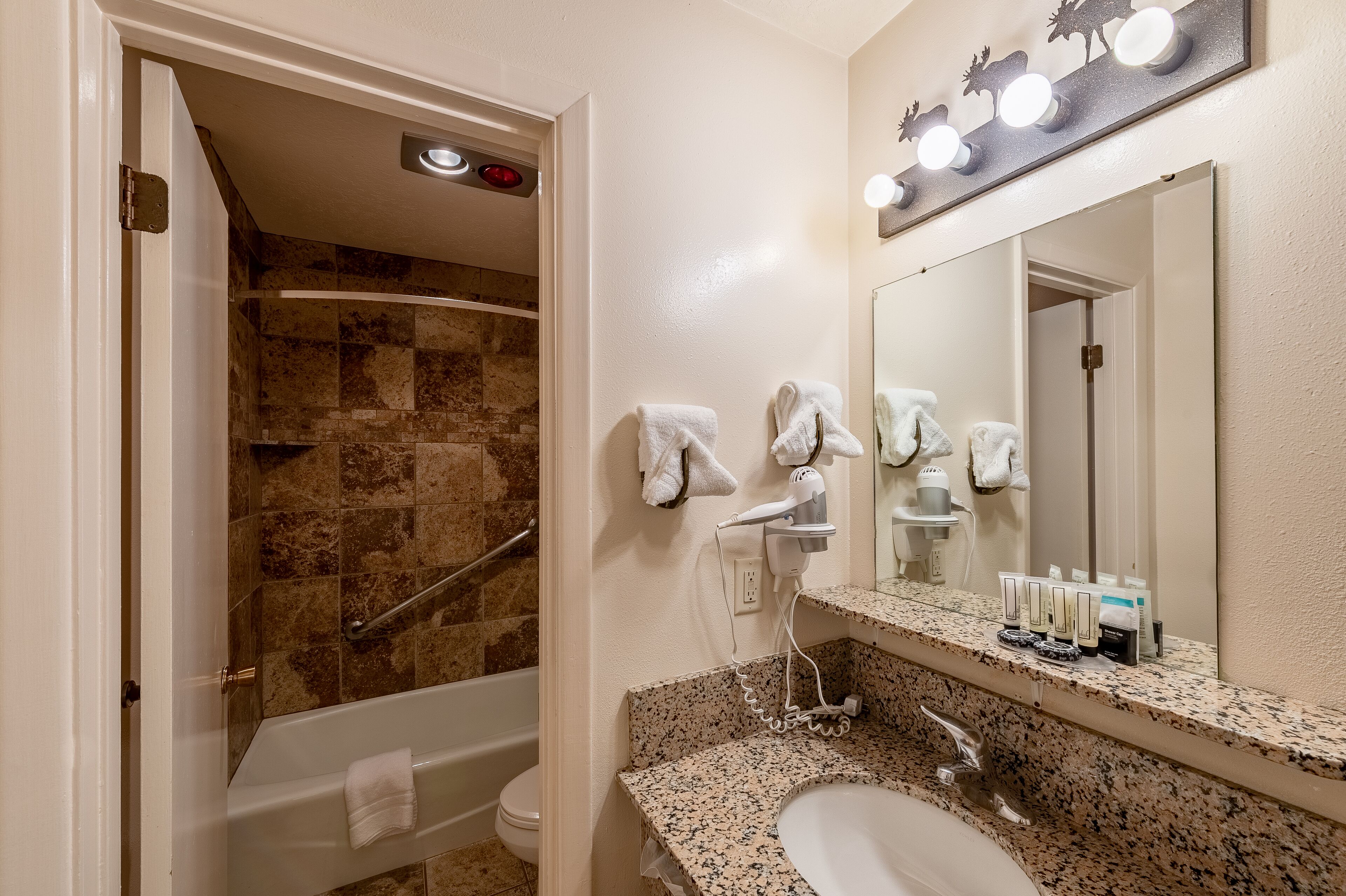 standard room, 2 queen beds | bathroom sink