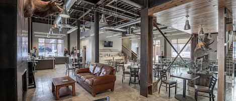 بوفيه فطور مجانًا