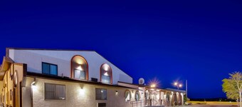Best Western West Hills Inn