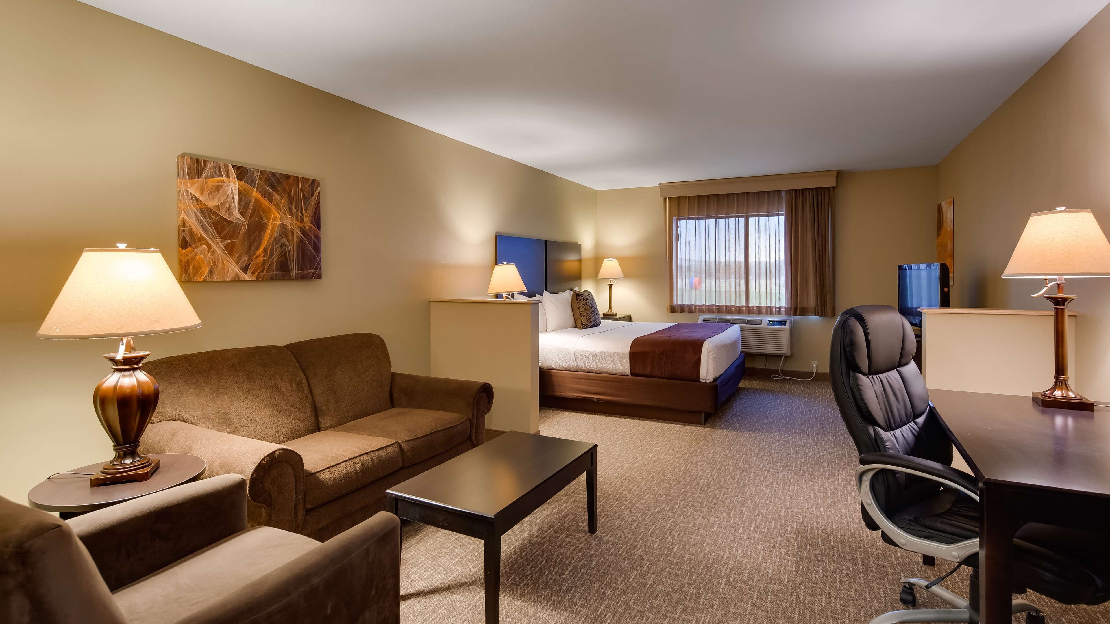 standard room, 1 king bed, non smoking, microwave | blackout curtains, iron/ironing board, free cots/infant beds