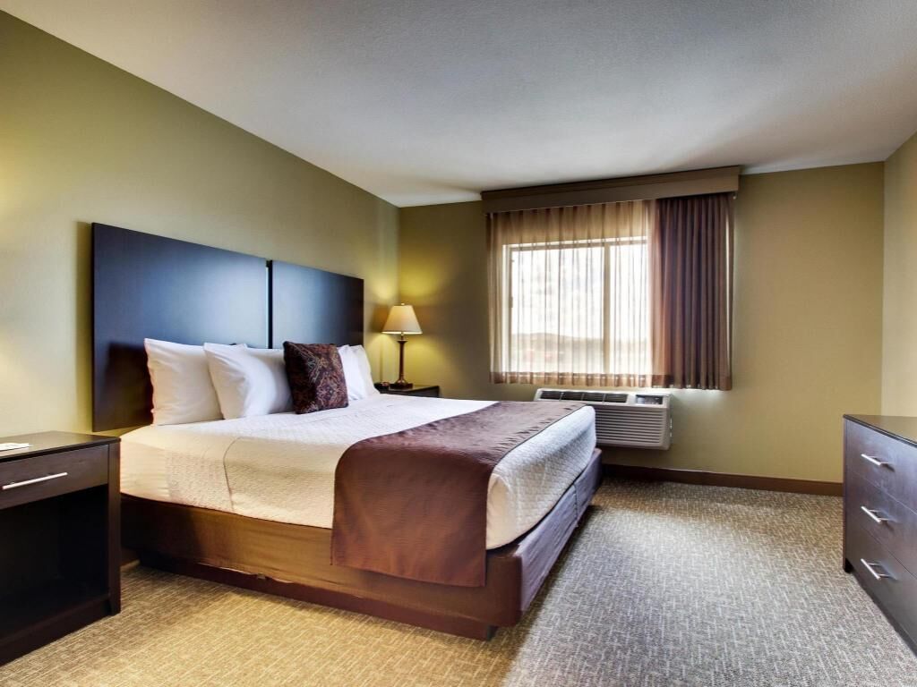 Blackout drapes, iron/ironing board, free cribs/infant beds