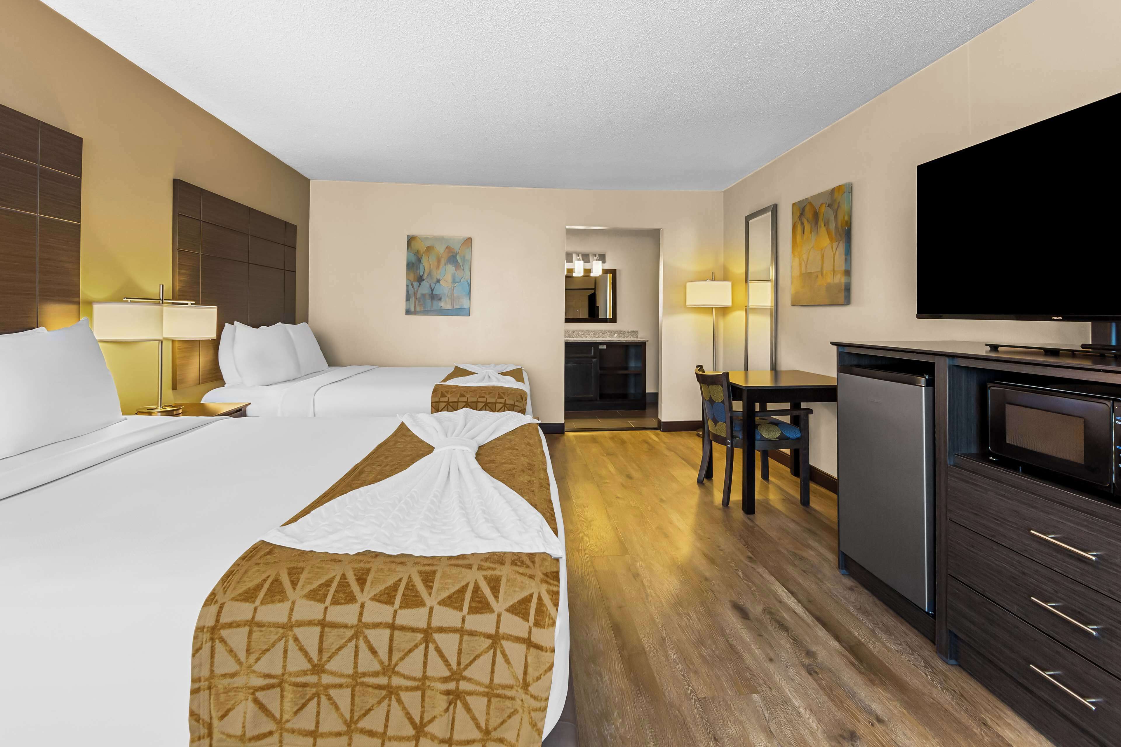 desk, laptop workspace, iron/ironing board, free wifi