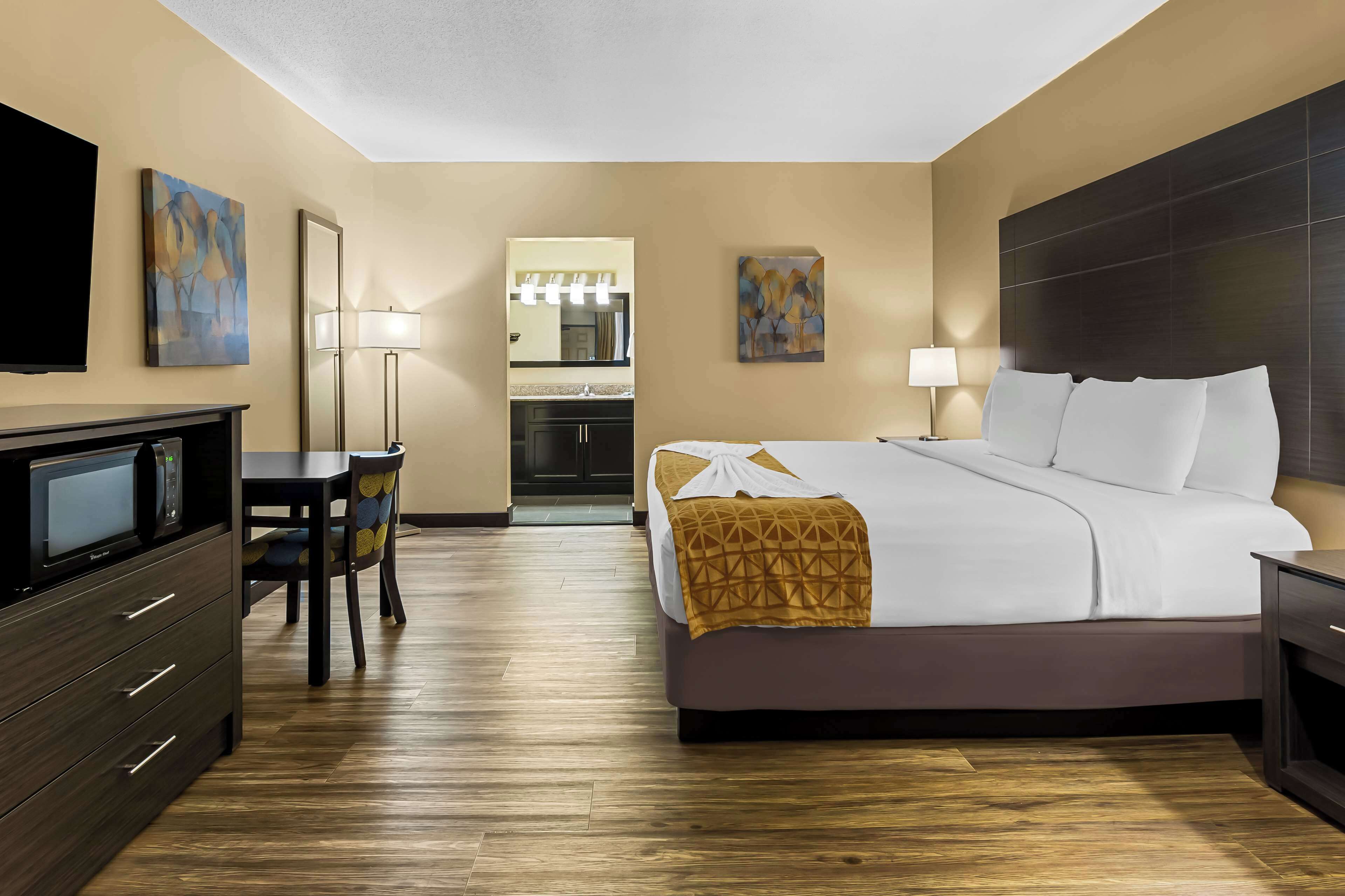 desk, laptop workspace, iron/ironing board, free wifi