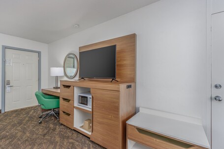 Crossroads Inn Suites - Image 88