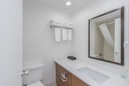 Crossroads Inn Suites - Image 76