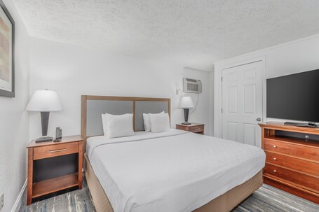 Crossroads Inn Suites - Image 28