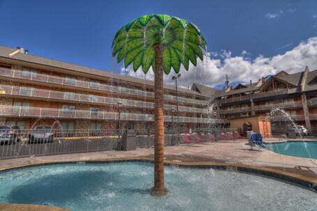 Crossroads Inn Suites - Image 50