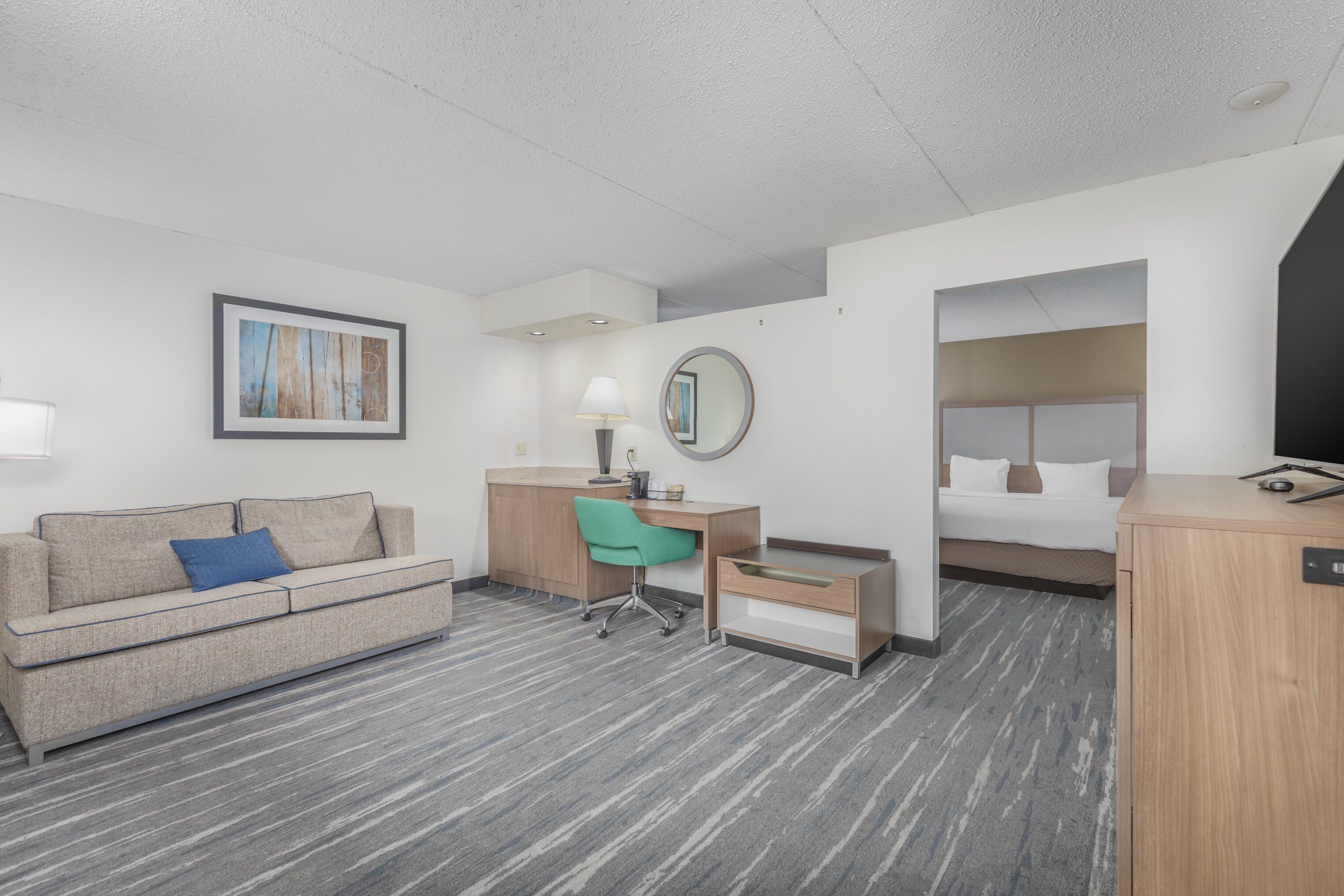 Room, 1 King Bed, Jetted Tub | Premium bedding, desk, blackout drapes, iron/ironing board