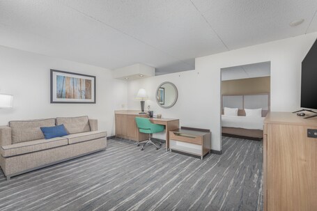 Crossroads Inn Suites - Image 39