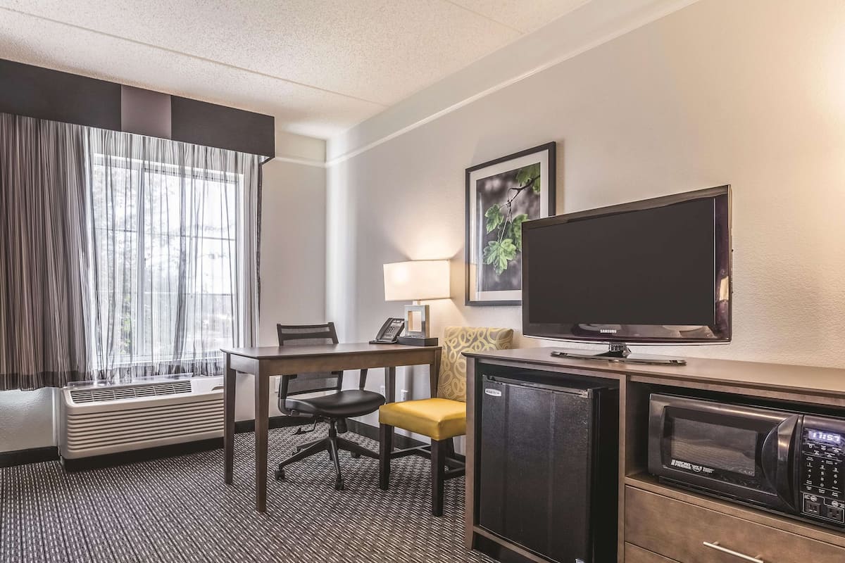 room, 2 double beds, non smoking | premium bedding, desk, blackout curtains, iron/ironing board
