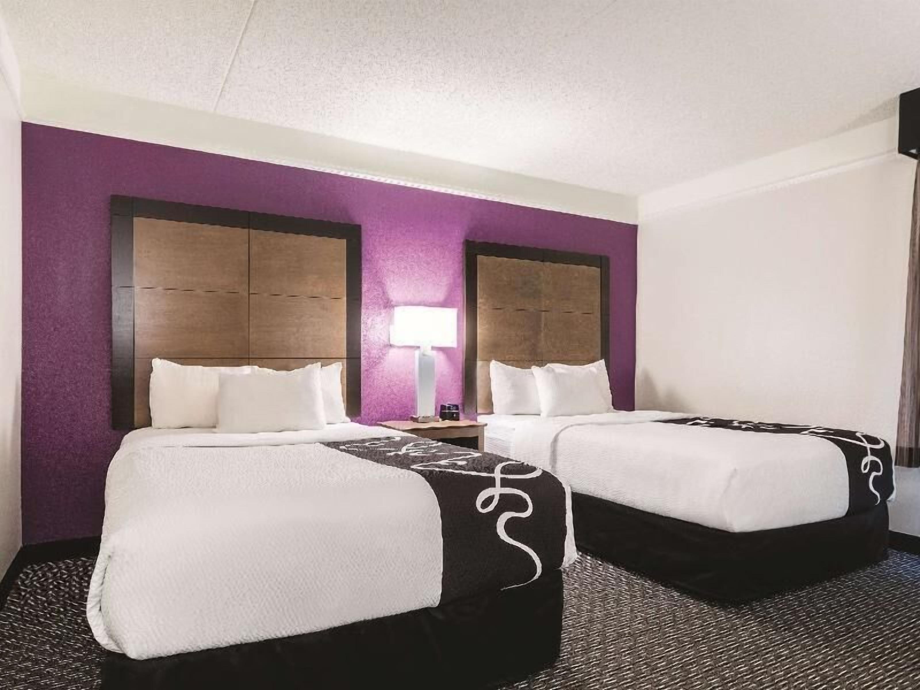 1 habitación, ropa de cama de alta calidad y escritorio 