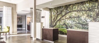La Quinta Inn & Suites by Wyndham Alexandria Airport