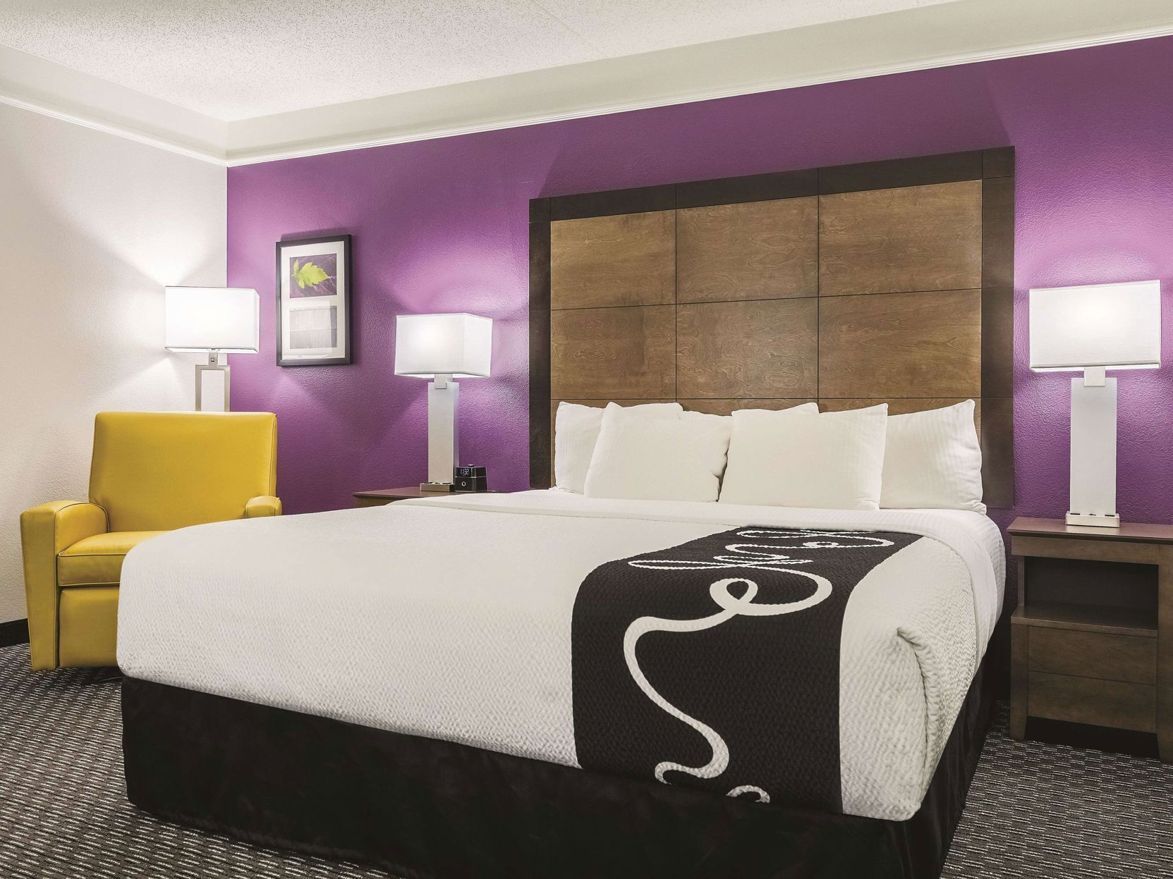 1 habitación, ropa de cama de alta calidad y escritorio 