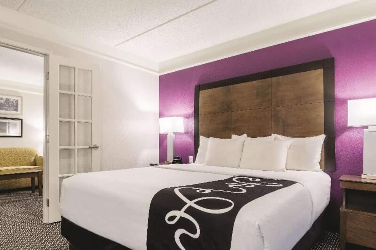 1 habitación, ropa de cama de alta calidad y escritorio