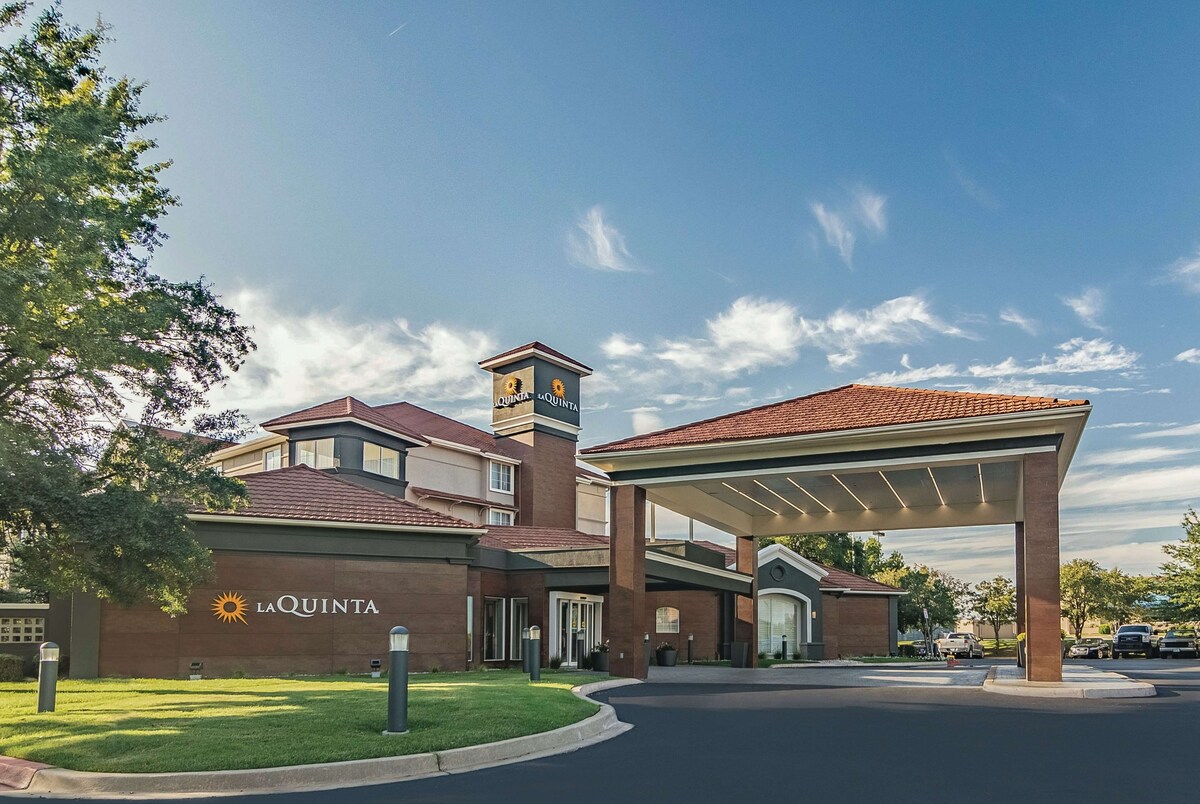 La Quinta Inn & Suites by Wyndham Alexandria Airport Reviews, Deals & Photos 2023 Expedia