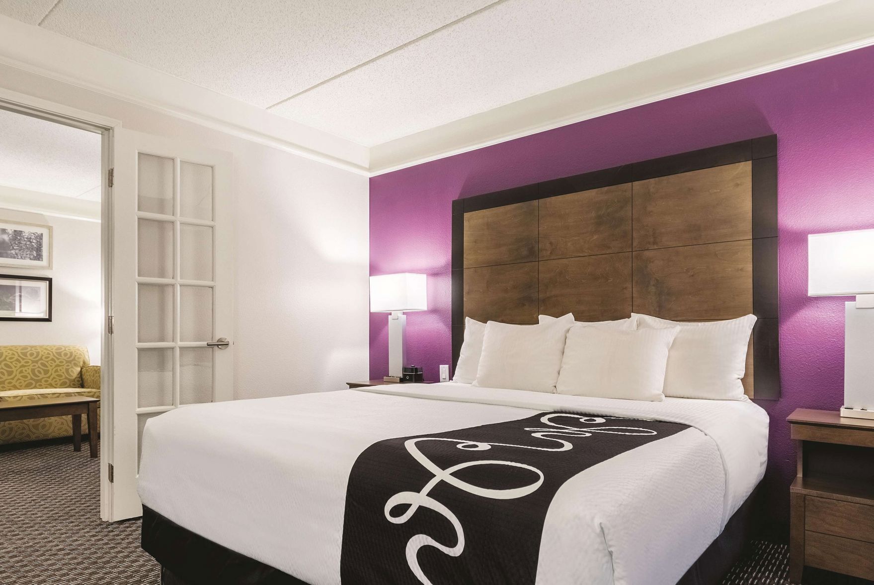 1 habitación, ropa de cama de alta calidad y escritorio 