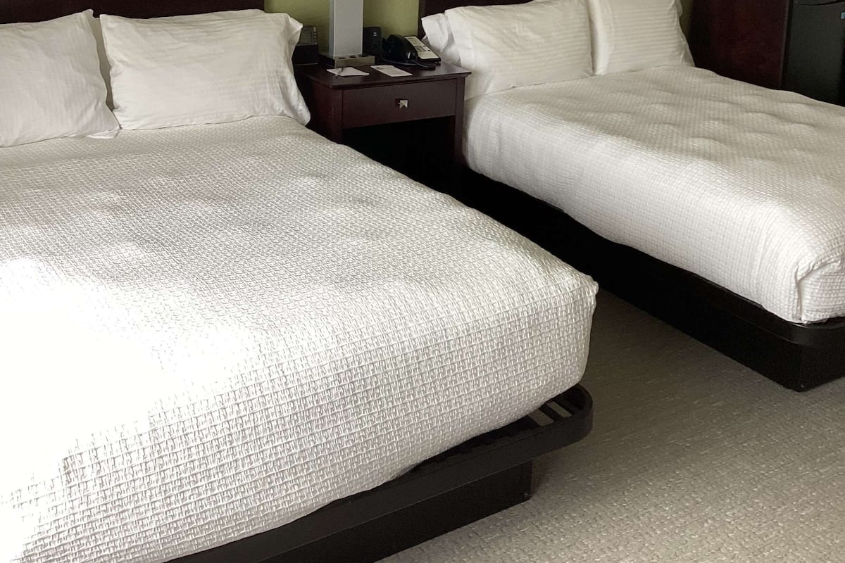 Suite, 2 letti matrimoniali, non fumatori, frigorifero e microonde | Biancheria da letto di alta qualità, una scrivania, postazione laptop