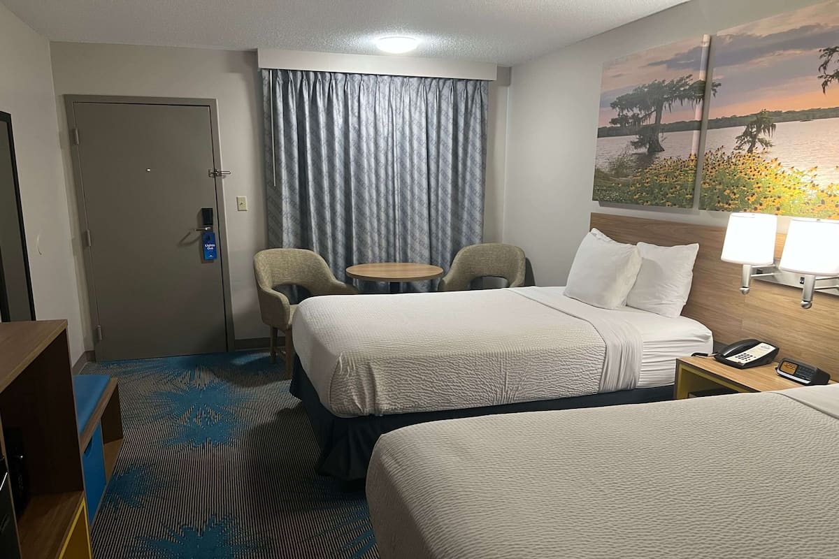 Standard Double Room, 2 Katil Kelamin (Double) | Meja, langsir/tirai gelap terus, katil bayi/kot (percuma)