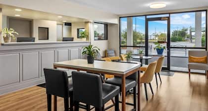 Days Inn by Wyndham Valdosta I-75