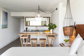 Studio Suite Standard View King | Cocineta privada | Cafetera y tetera 