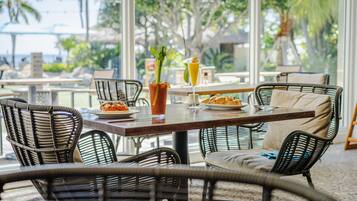 فطور مطهو حسب الطلب يوميًا مقابل رسوم