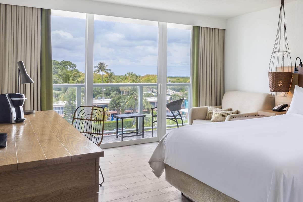 standard king room | egyptian cotton sheets, premium bedding, down duvets, pillow-top beds