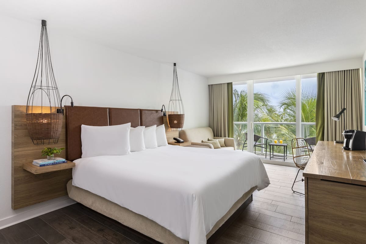 Egyptian cotton sheets, premium bedding, down duvets, pillow-top beds