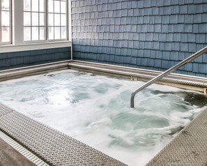 Indoor pool, pool loungers