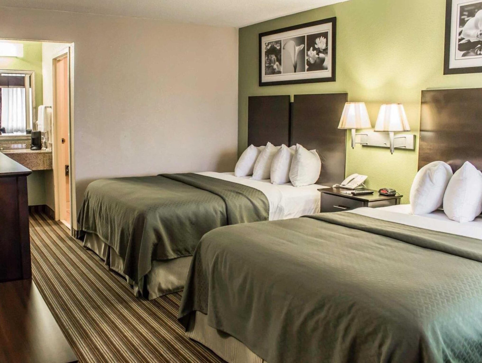 ستائر تعتيم ومكواة/لوح كي وأسرّة قابلة للطي وواي فاي مجانًا