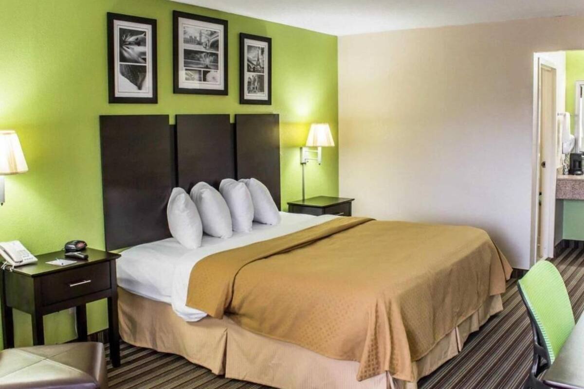 ستائر تعتيم ومكواة/لوح كي وأسرّة قابلة للطي وواي فاي مجانًا