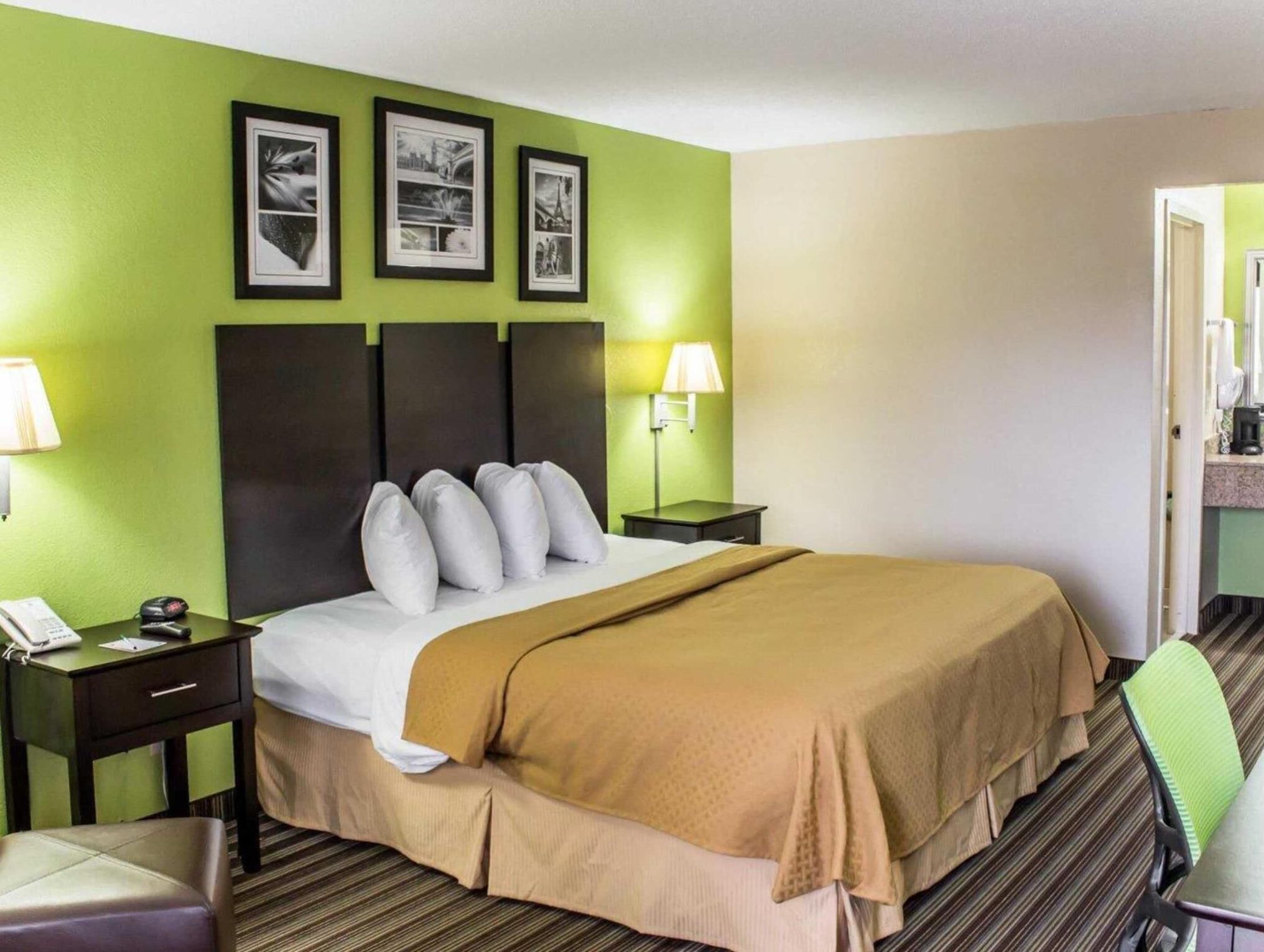 ستائر تعتيم ومكواة/لوح كي وأسرّة قابلة للطي وواي فاي مجانًا