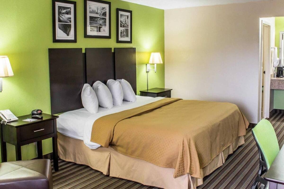 ستائر تعتيم ومكواة/لوح كي وأسرّة قابلة للطي وواي فاي مجانًا