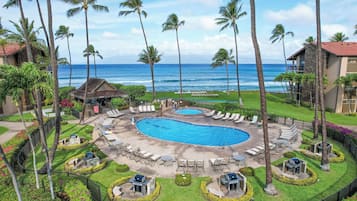 2 outdoor pools