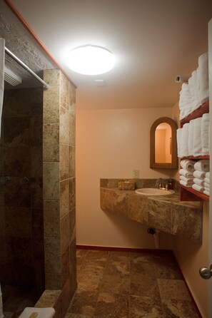 Basic-Zimmer | Gemeinschaftsbad